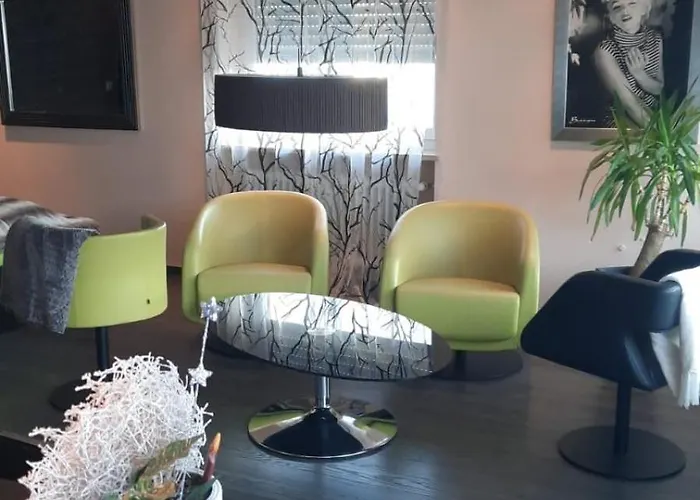 Modern Art Apartment Im Zentrum Weiden