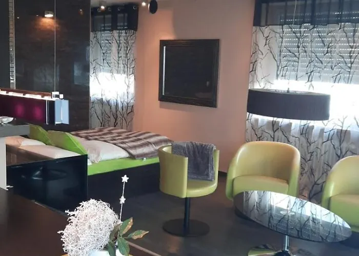 Modern Art Apartment Im Zentrum Weiden